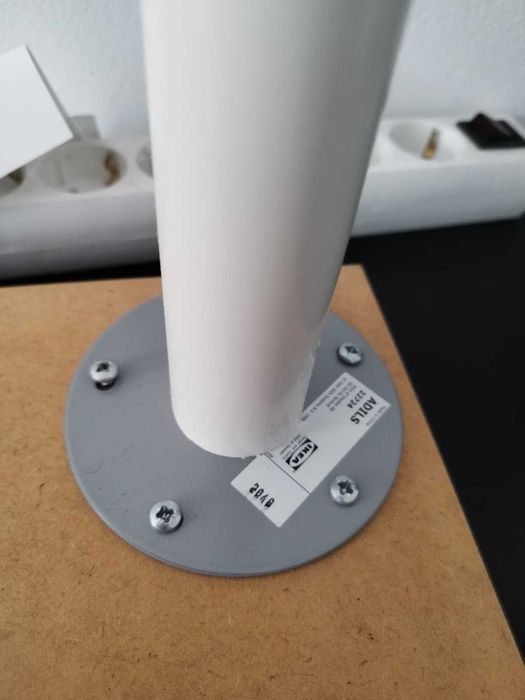 Secretária IKEA: LAGKAPTEN + Gavetas ALEX + 2 Pernas ADIL