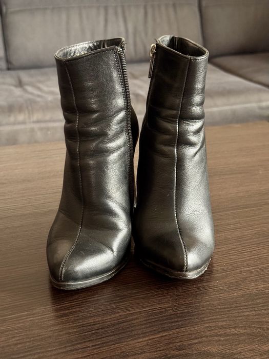 Черные кожаные ботильоны,36р