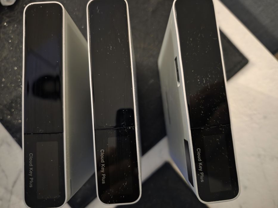 UNIFI Cloud G2 key  Plus  UCK-G2-PLUS