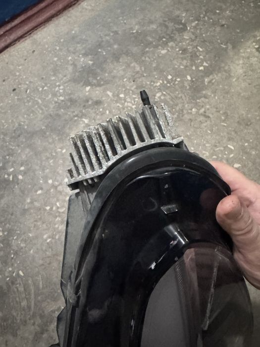 Фара ліва Led Tesla 3