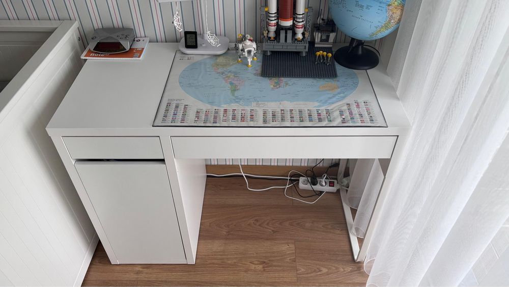 Cama de criança  + colchao novo 100x200  + secretaria