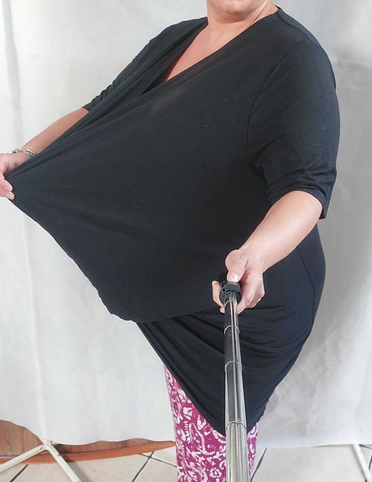 Długa tunika tuszująca Capsule 24/52 lejąca