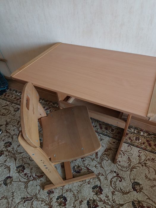 Стіл парта стілець зростаючі