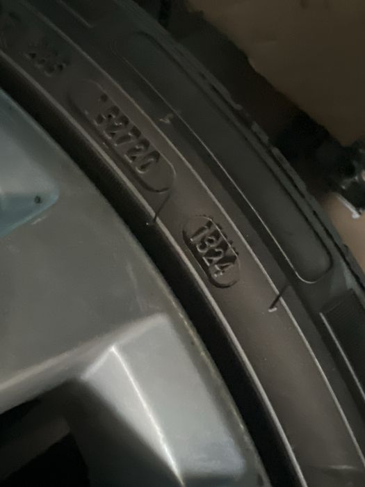 Колеса в сборі 235/40/19