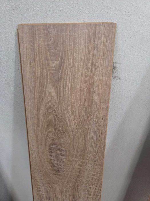 Pavimento Flutuante Tarkett AC4 / AC5 – Lote Completo (Novo)