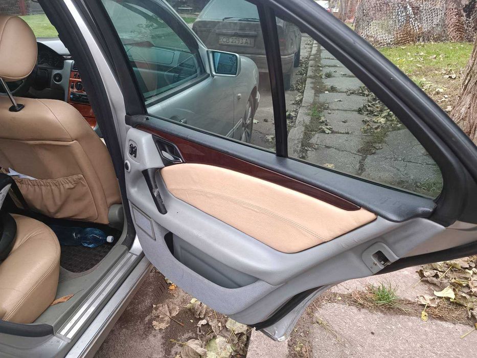 Mercedes-Benz E320