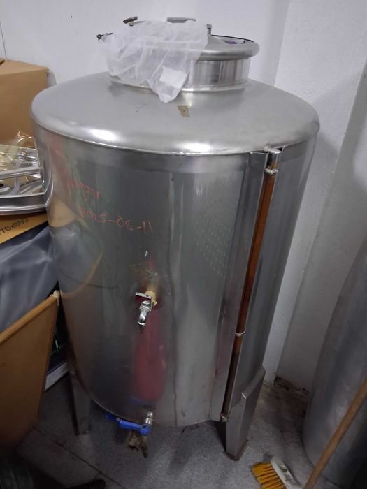 Cuba inox 275 litros para vinho
