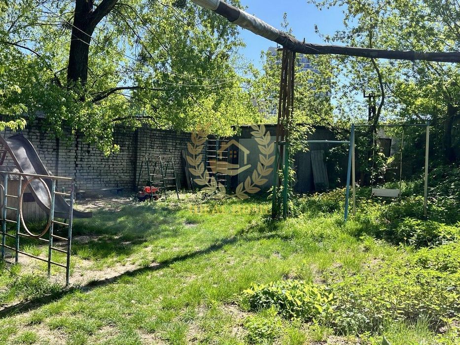 Продам велику кімнату у гуртожитку, Київ, метро Дорогожичи