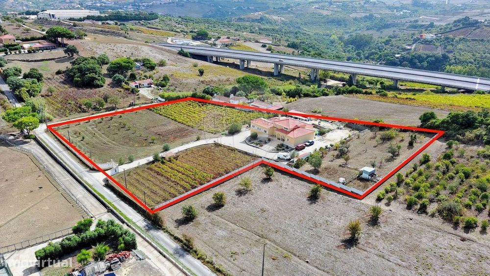 Moradia T4 para venda
