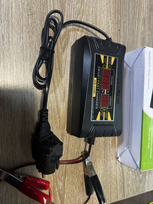 Зарядний пристрій 12В 10ампер