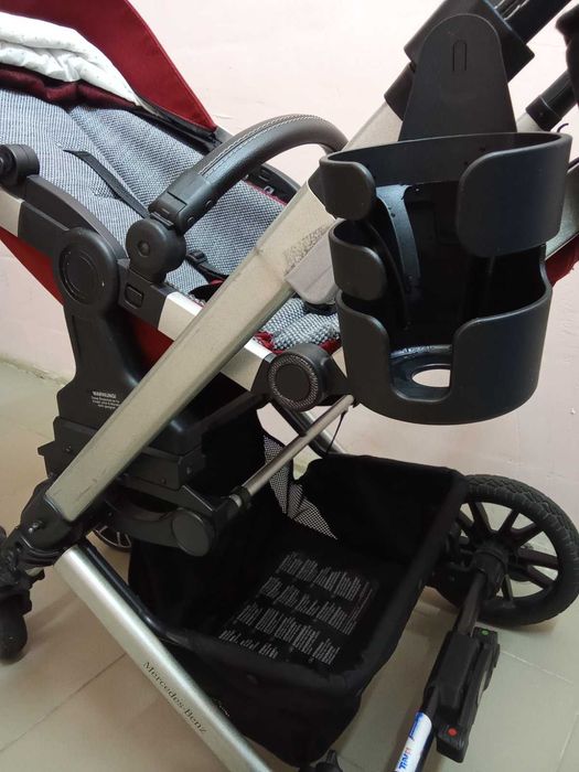 Універсальна коляска Hartan