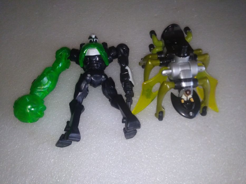 2 Ben 10-themed action figures64740737054083121