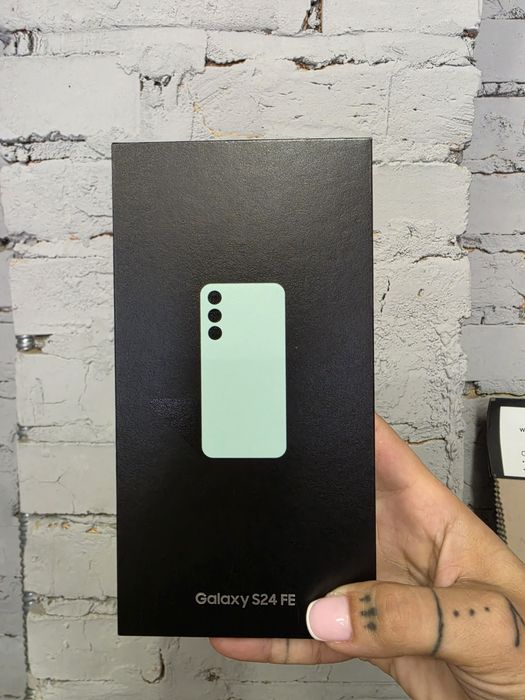Samsung S24 FE , телефон, смартфон