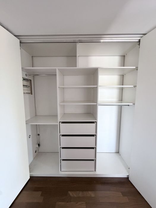 Szafa biała 215x250x52 – składane drzwi, 4 szuflady – odbiór do 30.09