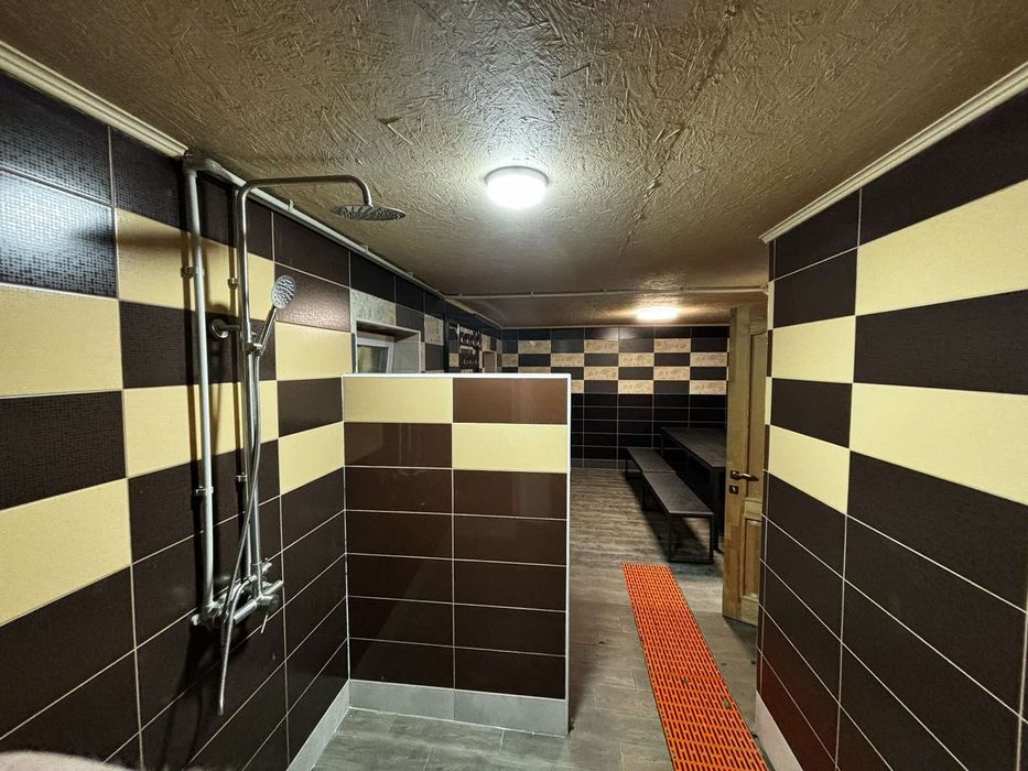 Охайна баня для відпочинку
Затишна та охайна баня на дровах,