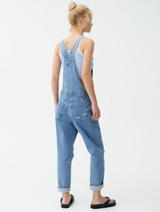 Джинсовий комбінезон pull&bear