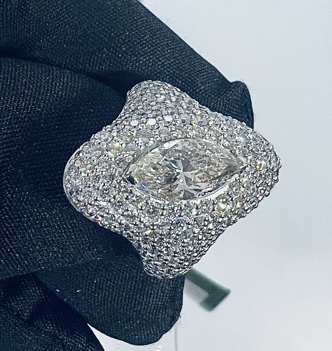 Золота каблучка з натуральними діамантами 2.50 карат. 5200$