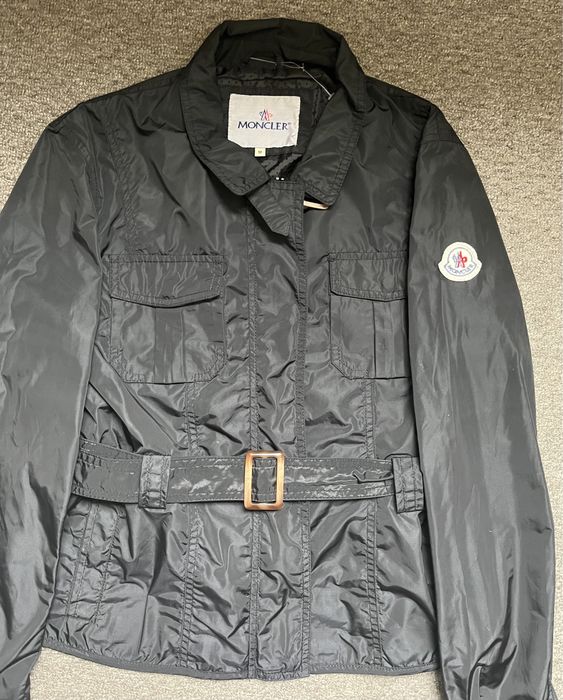 Курточка Moncler