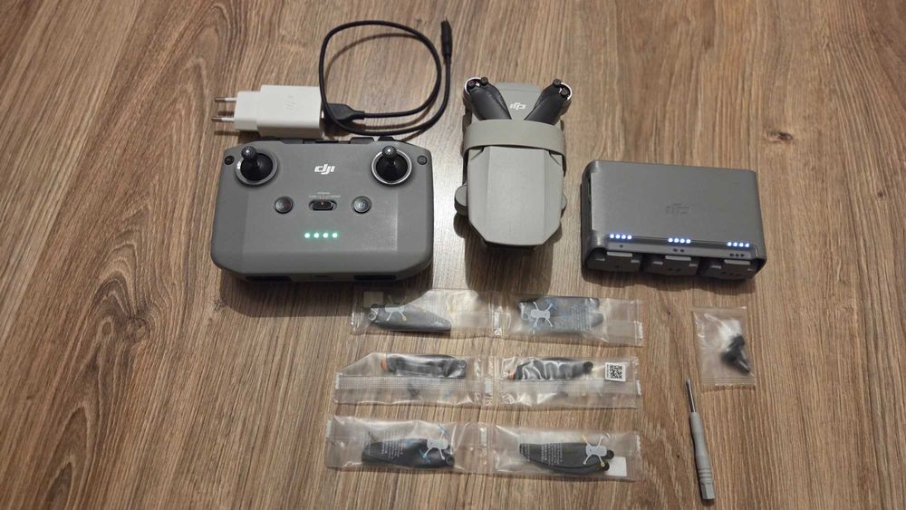 DJI Mini 2 Fly More Combo 4K jak nowy.