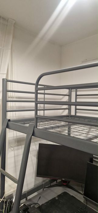 Łóżko piętrowe IKEA z biurkiem i materacem