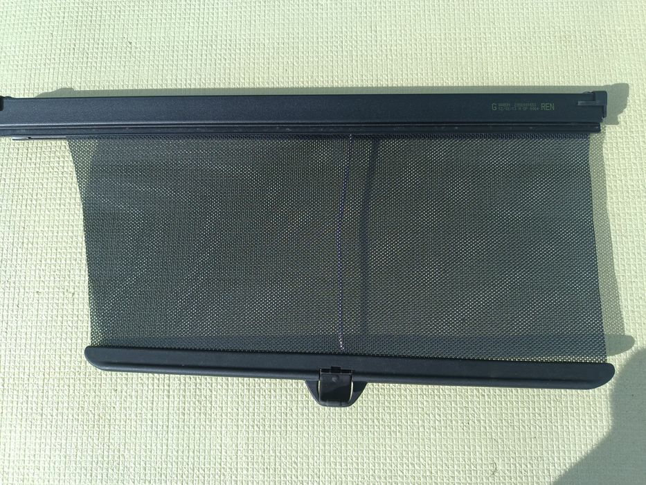 Автошторки  против солнца выдвижные