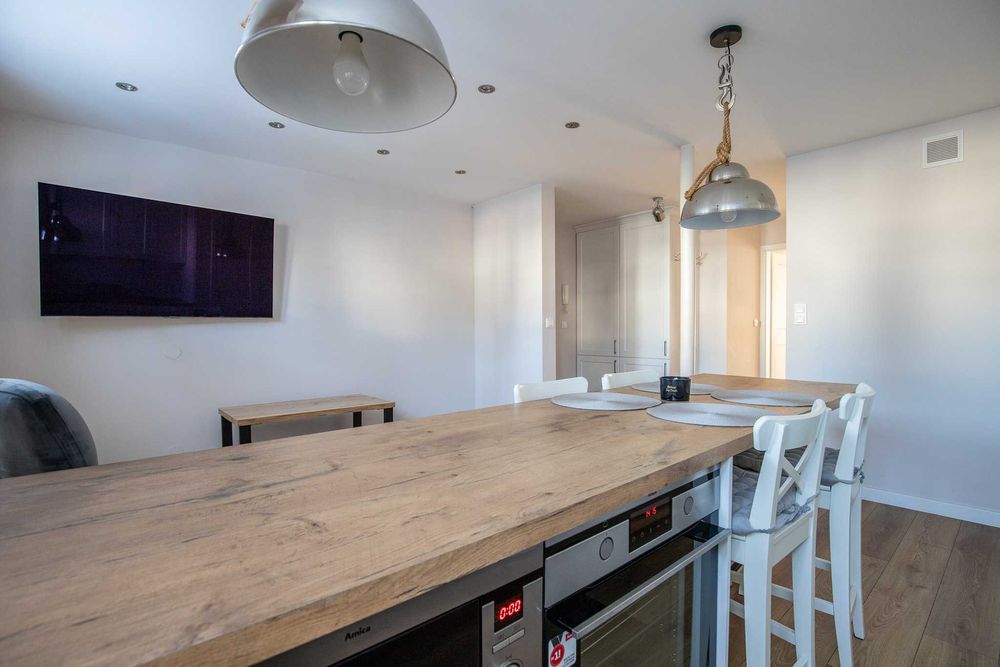 Do wynajęcia mieszkanie, wysoki standard. 50m2., parter.al. 1000-lecia