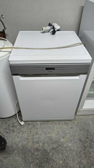 Máquina de Lavar Loiça Whirlpool 6th Sense (PowerClean)
