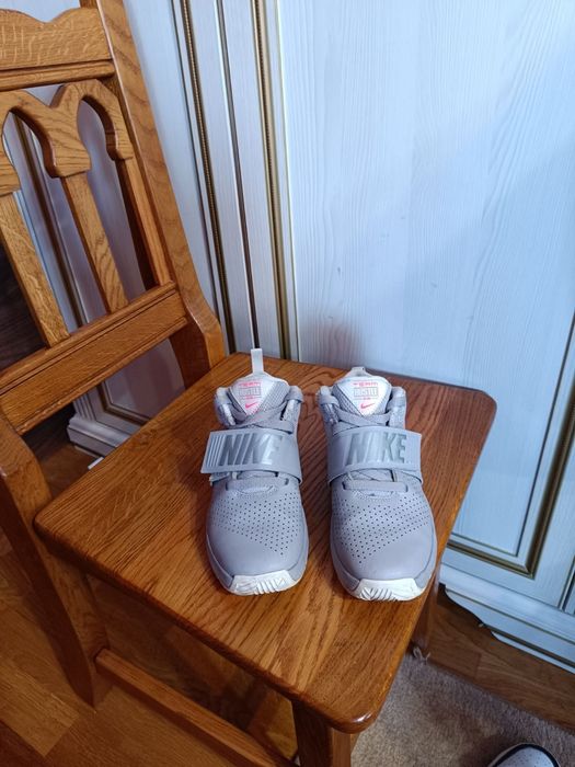 Зимові кросівки Nike Team Hustle D 8 Indonesia Оригінал