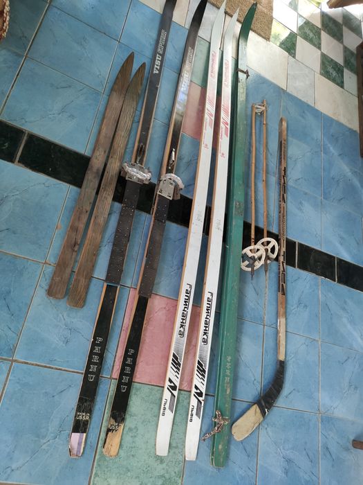 Лыжи советские,лыжи СССР,хоккейная клюшка