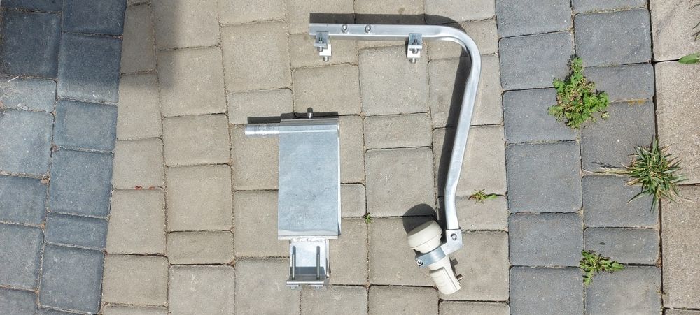 Antena satelitarna ( turystyczna ) Kamper, ciężarówka na przyssawkę.