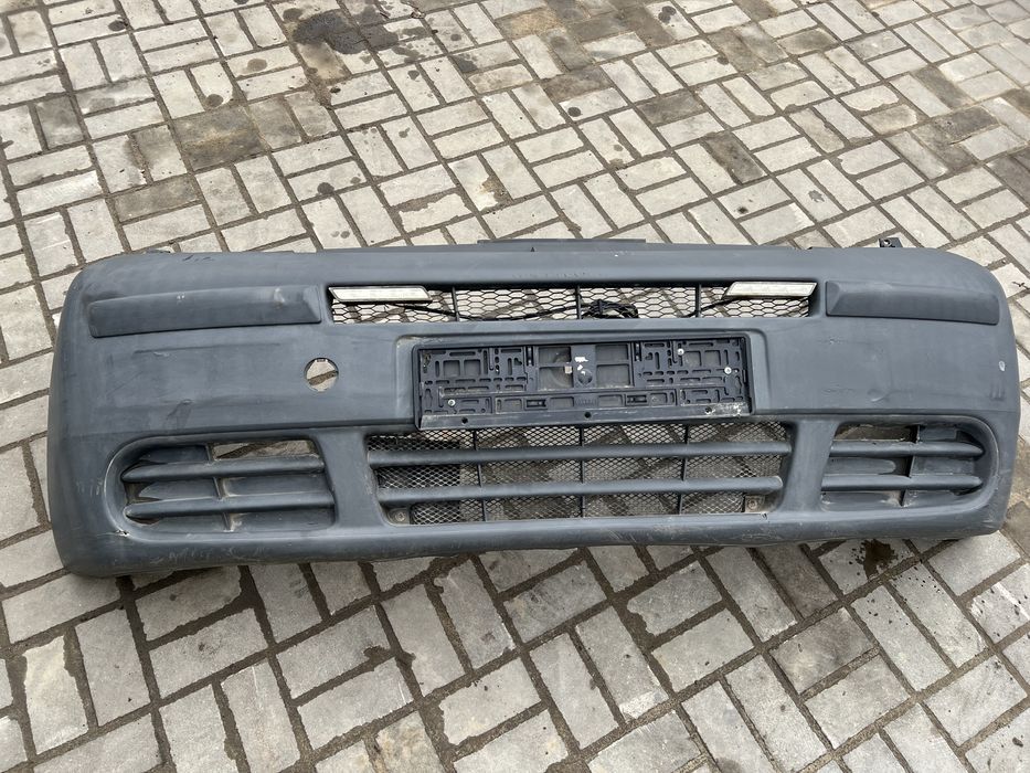 Zderzak przod przedni renault trafic 01-06