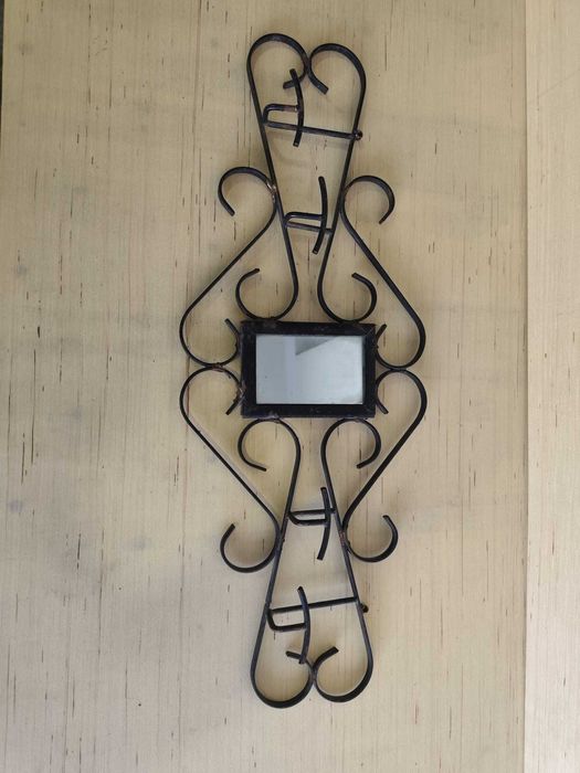 Cabide de parede com espelho