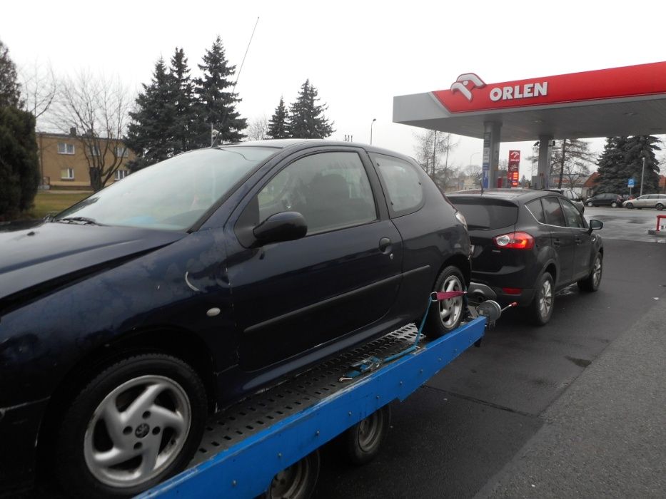 Peugeot 206,zwykły diesel 1,9,przeznaczony na części,granatowy