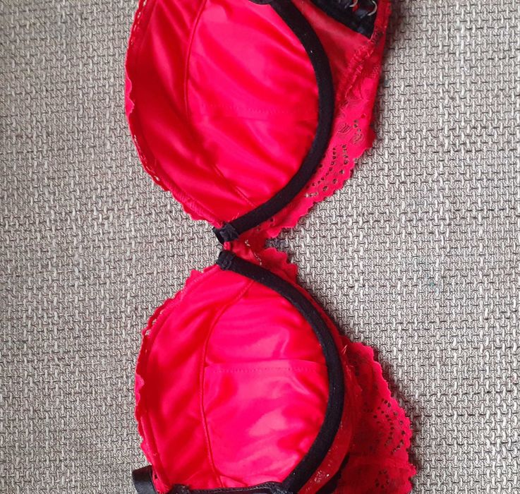 Bielizna stanik biustonosz push up 75B