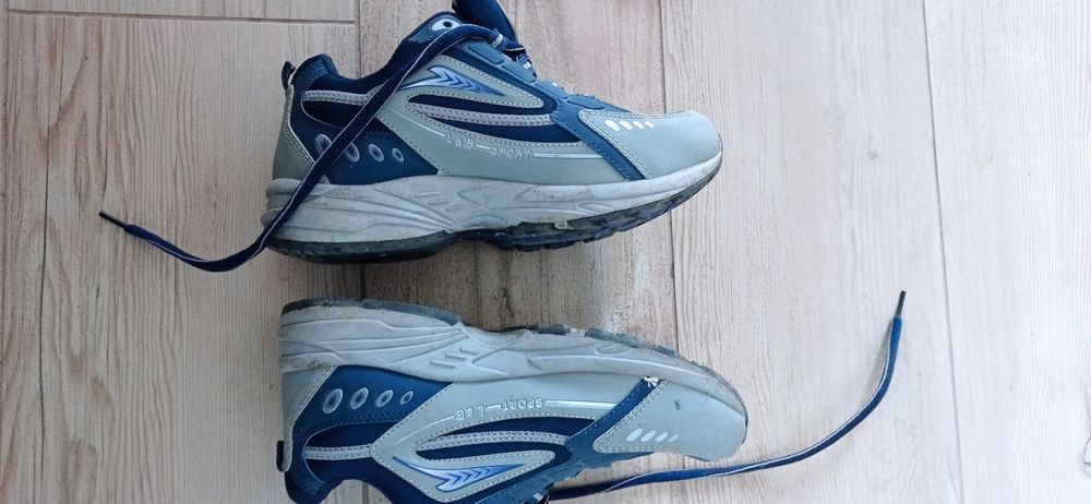 Buty sportowe damskie