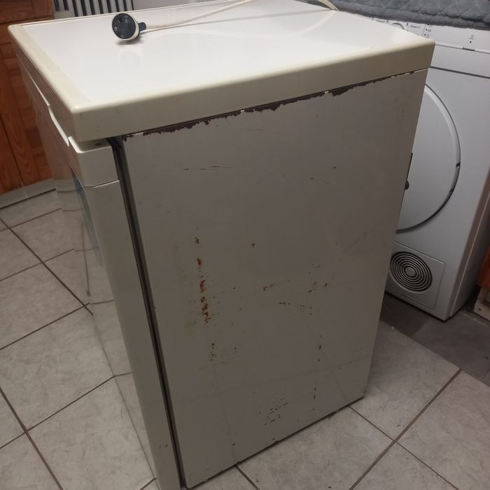 Lodówka 50 x 52 x 85 cm ARDO biała sprawna