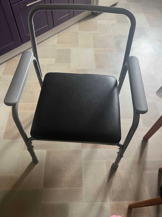 Стул-туалет, повністю розбирається, компактний, новий, 2200 грн.