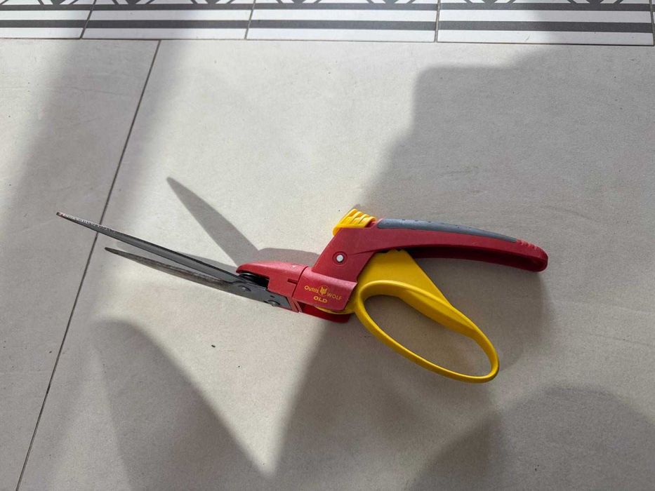 Tesoura de poda manual para jardim Outil WOLF