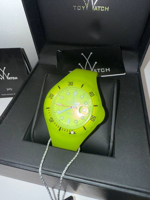 Продаются  НОВЫЕ оригинальные часы ToyWatch