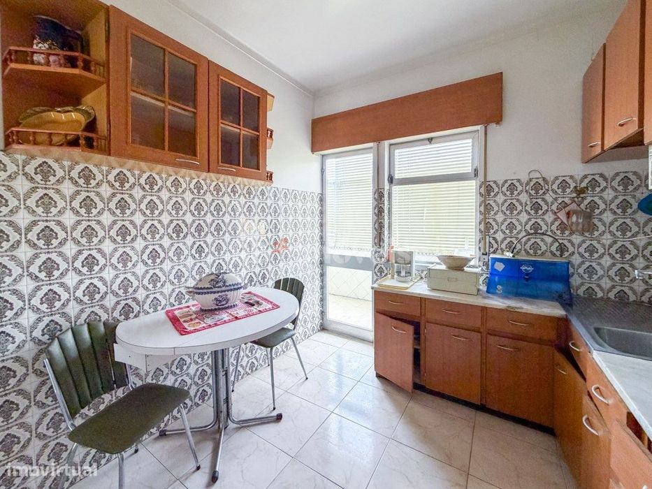 Apartamento T2 c/ Varanda - no Entroncamento