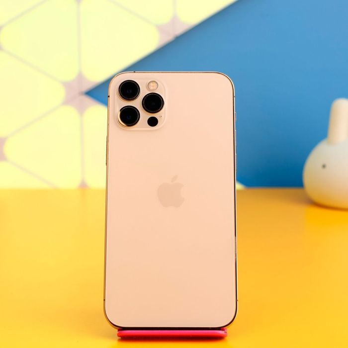 Смартфон Apple iPhone 12 Pro 256GB Gold (170493) Б/У З ГАРАНТІЄЮ