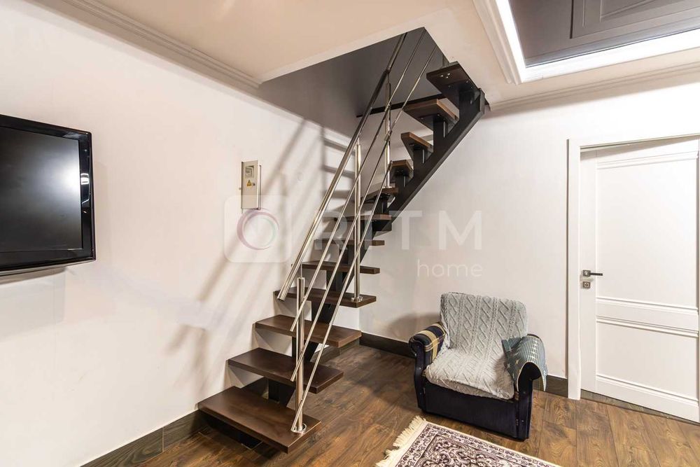 Оренда стильного напівособняка в самому центрі міста