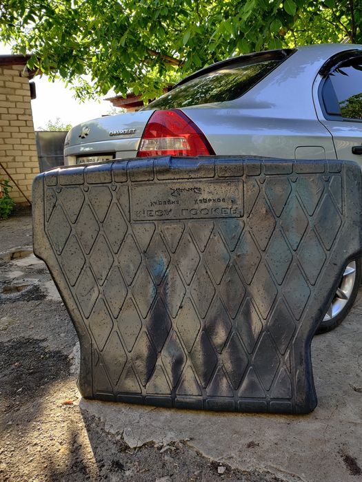 Коврик в багажник от  автомобиля Славута
