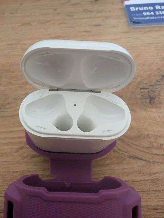 Caixa dos airpods 1 geração e capa (os airpods avariaram)