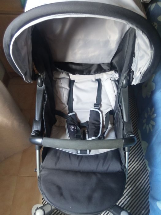 Vendo carrinho e cadeiras auto de bebé