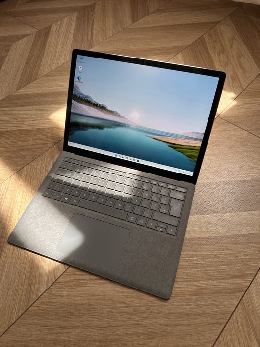 Microsoft surface laptop 3 intel core i7 16 gb ram ssd super stan
