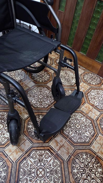 Cadeira de rodas como nova