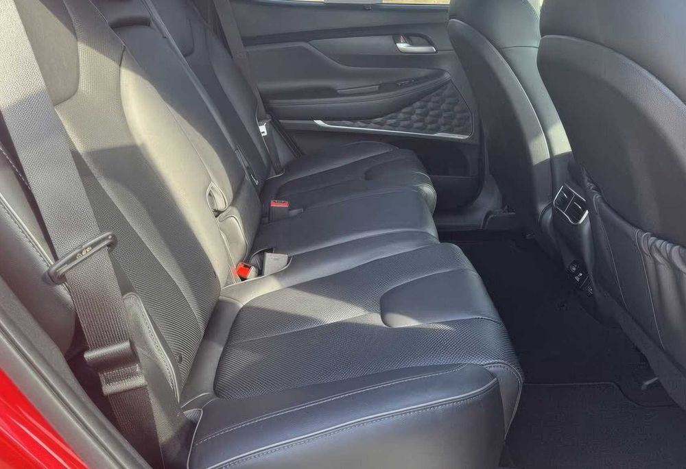 Hyundai Santa Fe Limited      2022