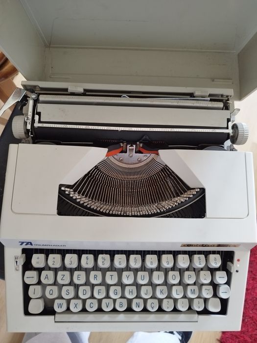 Máquina escrever Contessa 2 deluxe