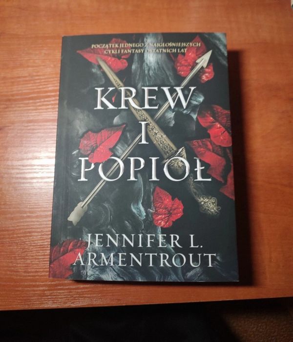 Książka Krew i Popiół Jennifer L. Armentrout Fantastyka
